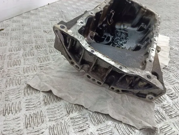 Audi A4 S4 B6 2002 Oljetank image 5