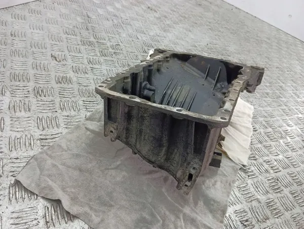 Audi A4 S4 B6 2002 Oljetank image 6