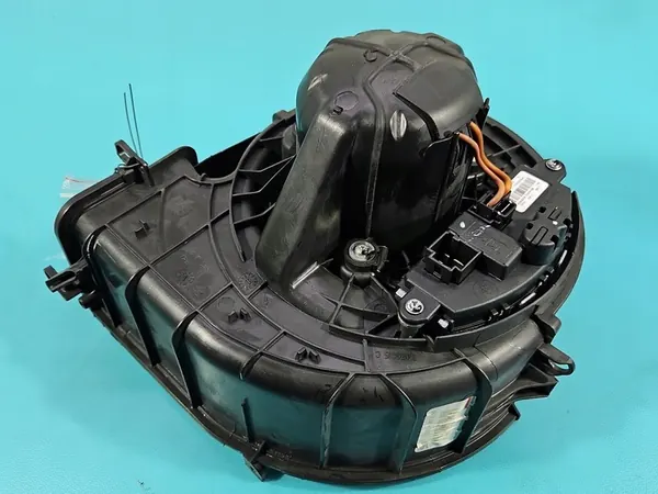 Luftblåsare BMW X5 F15 9276112 T1028989C image 2