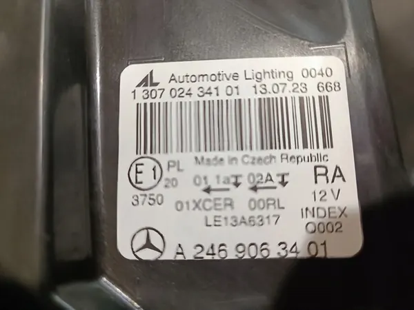 MERCEDES W246 Rechter Voorlamp A2469063401 image 9