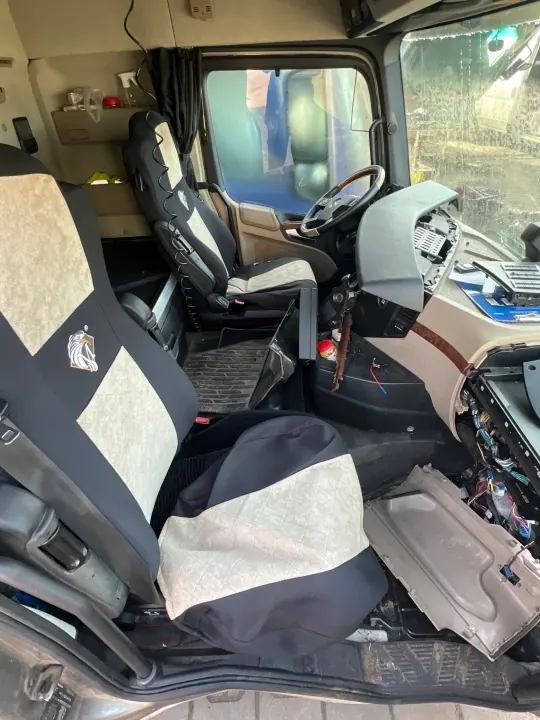 Cabina día Mercedes Arocs Antos Actros - Usado image 3