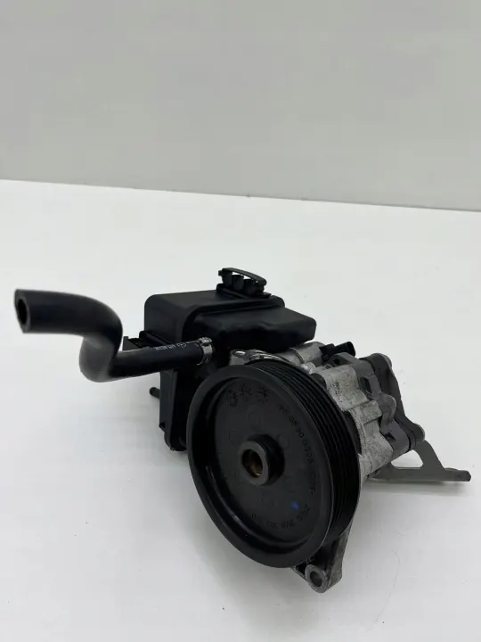 Mercedes-Benz ohjauspumppu OEM A0064664701 image 2
