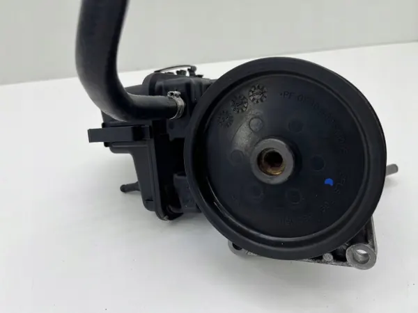 Mercedes-Benz ohjauspumppu OEM A0064664701 image 3