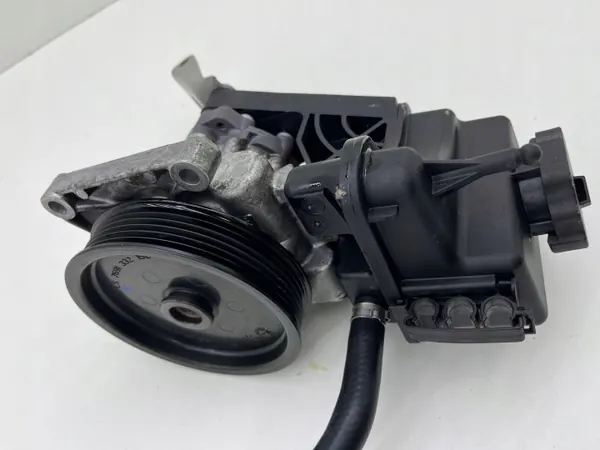 Mercedes-Benz ohjauspumppu OEM A0064664701 image 6