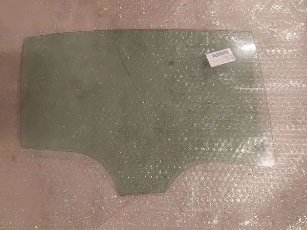 BMW 7 F02 achter rechts ruit OEM - Gebruikte staat image 3