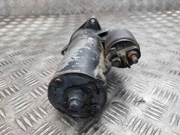 Motor de arranque Volkswagen Transporter T4 1.9 D OEM 02B911023C image 3