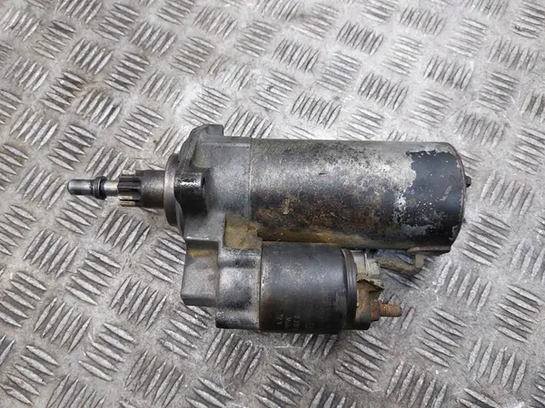 Motor de arranque Volkswagen Transporter T4 1.9 D OEM 02B911023C image 4