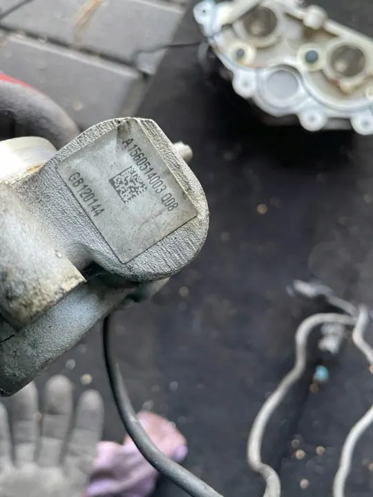 Kamaxeltäck OEM A1560513903 för AMG M156 motor image 4