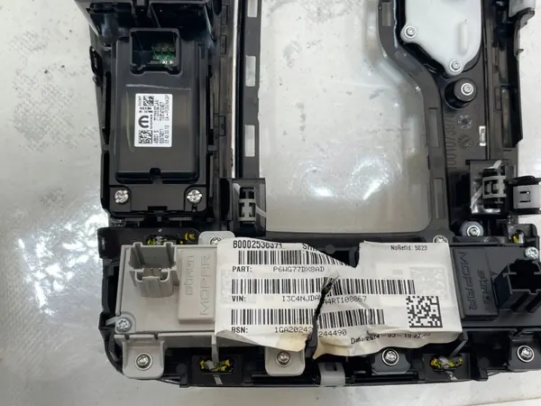 Marco indicador de cambios Jeep Compass II OEM 6WG77DX8AD image 8