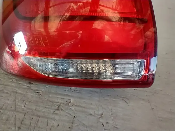 KIA SPORTAGE III Lámpara Trasera Izquierda 924013W510 image 3