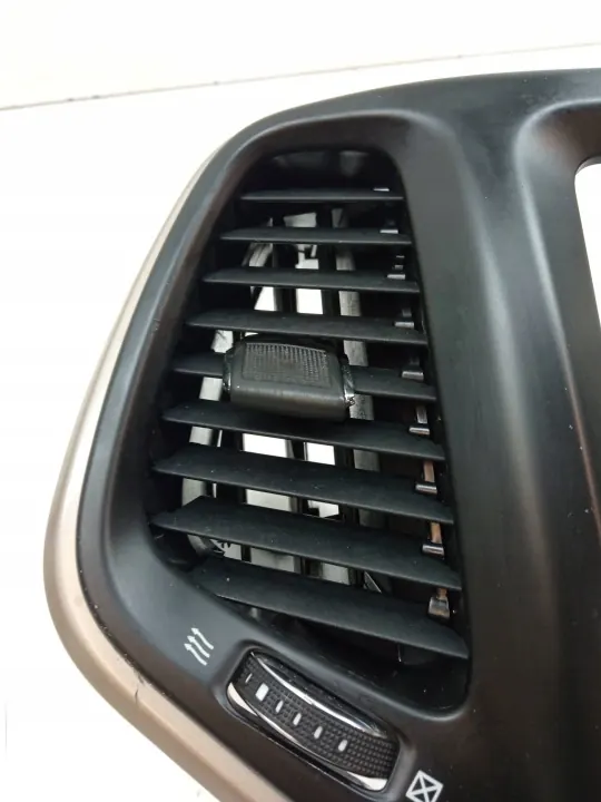Cadre de grille centrale OEM P1WP091S5AD Jeep Cherokee V image 10