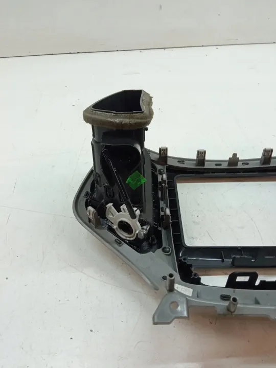 Cadre de grille centrale OEM P1WP091S5AD Jeep Cherokee V image 3