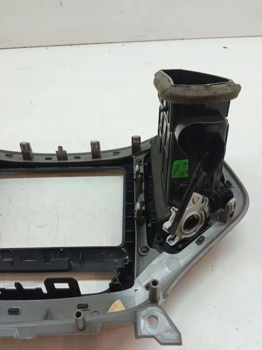 Cadre de grille centrale OEM P1WP091S5AD Jeep Cherokee V image 4