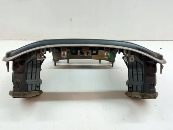 Cadre de grille centrale OEM P1WP091S5AD Jeep Cherokee V image 8