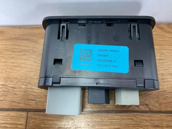 Port USB OEM 68294075AAPINYA pour Dodge Charger 2015+ image 5