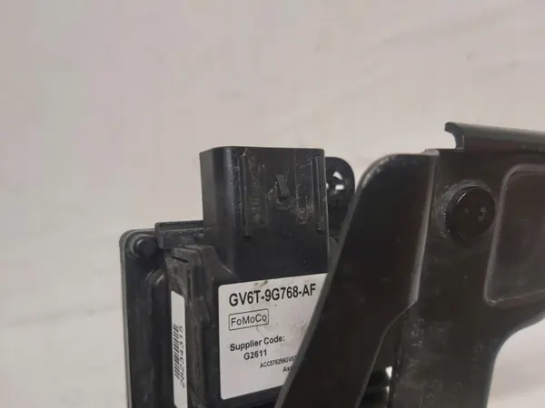 Radar Distronic Ford OEM GV6T-9G768-AF - Usado image 3