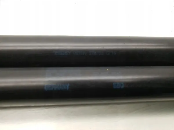 VW Caddy Heckklappendämpfer OEM - Gebraucht 2006-2010 1.9 TDI image 5