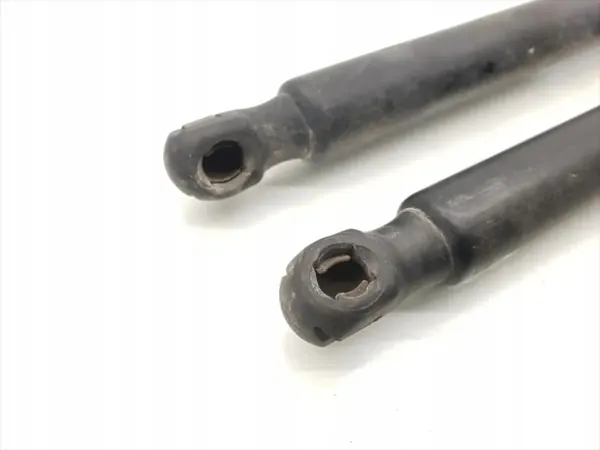 VW Caddy Heckklappendämpfer OEM - Gebraucht 2006-2010 1.9 TDI image 8