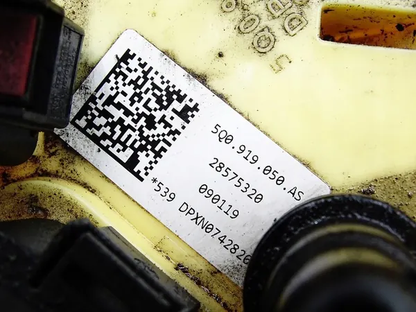 Brandstofpomp Sensor Skoda Octavia III 2.0 TDI 5Q0919050AS image 4