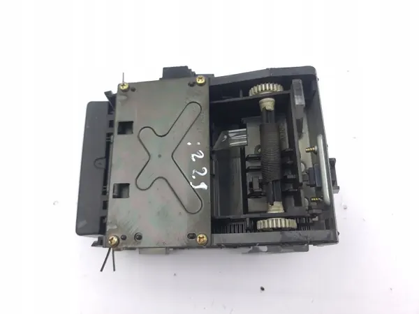 Nissan Tuhkakuppi OEM 66623AU000 X-Trail T30:lle image 5