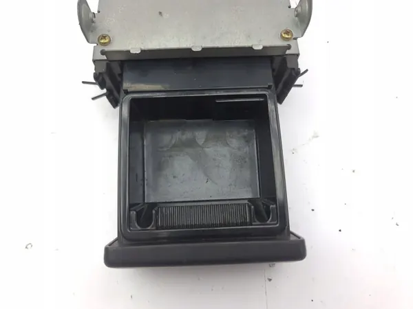 Nissan Tuhkakuppi OEM 66623AU000 X-Trail T30:lle image 6
