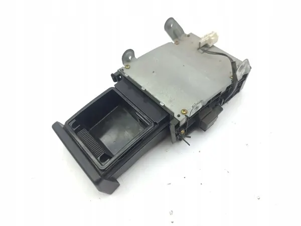Nissan Tuhkakuppi OEM 66623AU000 X-Trail T30:lle image 8