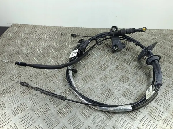 Verrou de capot Jeep Grand Cherokee WL OEM P68361192AE image 2