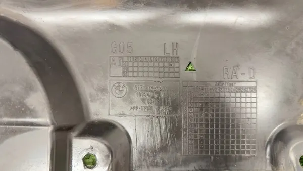 Front Left Wheel Arch BMW G05 X5 F95 X5M OEM 7424907 image 10