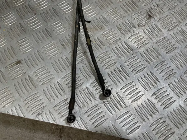 Cilindro elevación cabina Volvo OE usado OEM D13A400 image 4