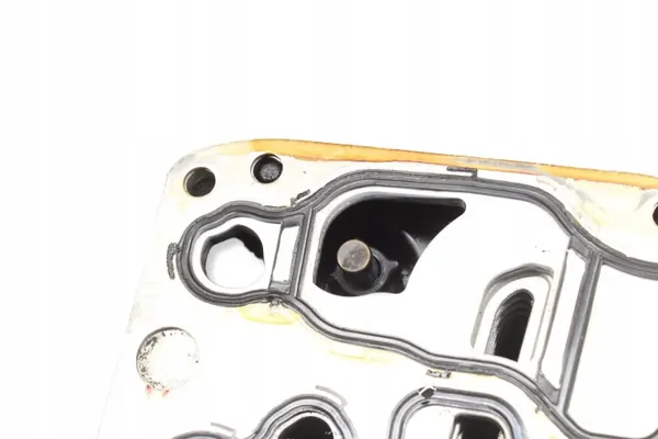 BMW OE 70379327 Ölfiltergehäuse - Gebraucht image 4
