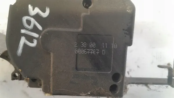 Renault Clio II vänster fram säkerhetsbälte OEM 00067707D image 3