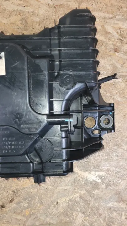 Réservoir AdBlue PEUGEOT 3008 P1002560 P1001672 P1002462 P1002641 image 3