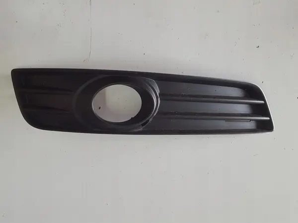 Rejilla de parachoques derecha Audi A3 8P image 2