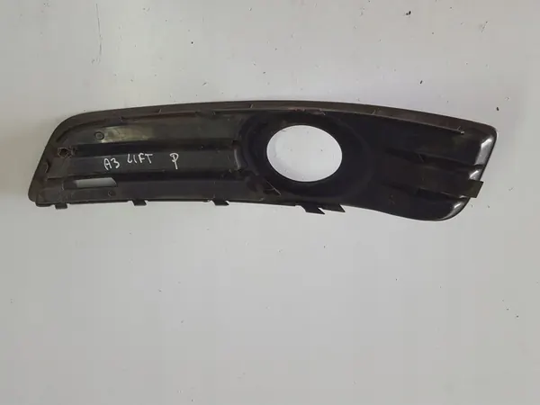 Rejilla de parachoques derecha Audi A3 8P image 3