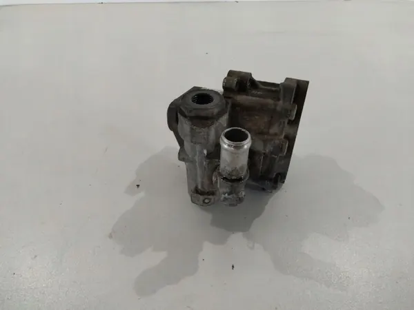 Audi A6 S6 C6 ohjauspumppu OEM 4F0145155A image 4