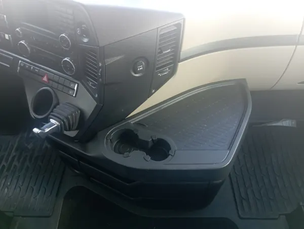 Cabine Complète Mercedes Actros MP4 - État Occasion image 6
