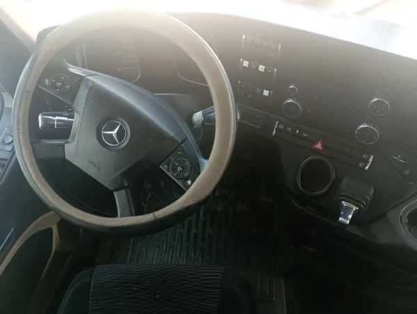 Cabine Complète Mercedes Actros MP4 - État Occasion image 7