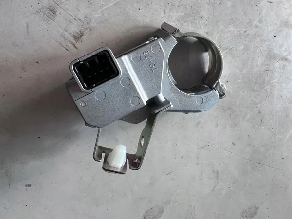 Serrure de direction Kia OE OEM 81900-M6700 - Occasion image 5