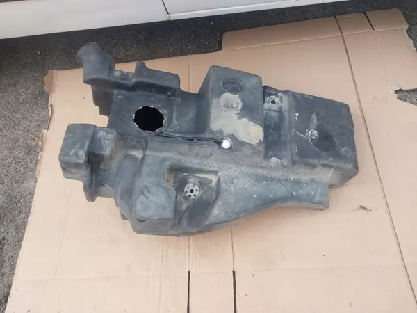 Tanque AdBlue DAF XF 106 OEM 2022769 - Usado image 2