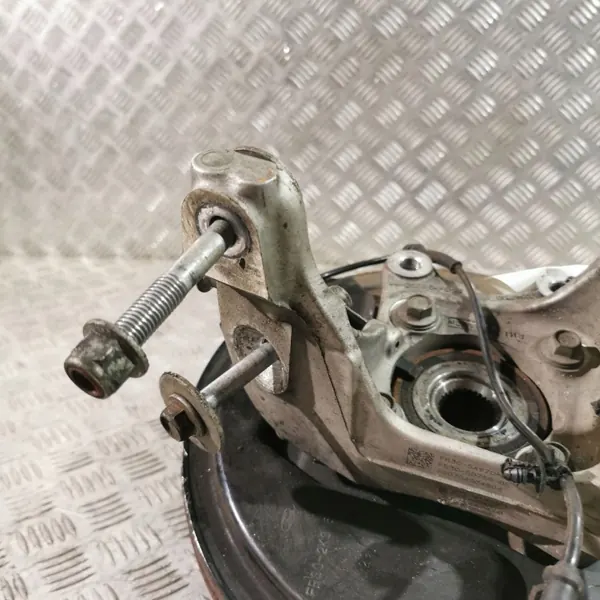 Ford Mustang VI 2016 Hinterradnabe OEM FR3C5A970BB image 3