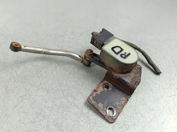 Sensor de suspensão pneumática dianteiro Jeep Grand Cherokee 2015 68164092A image 1