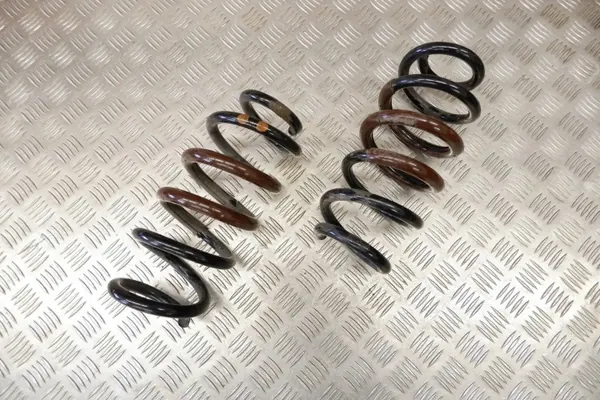 Toyota RAV4 Hinterachsfeder rechts OEM 48231-42390 image 6