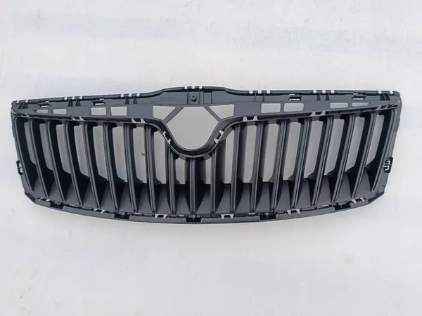 Skoda Octavia Mk2 Front Grill OEM 1Z0853668A image 2