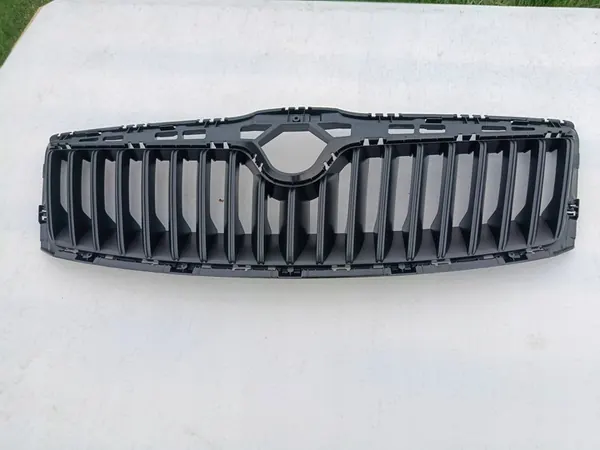 Skoda Octavia Mk2 Front Grill OEM 1Z0853668A image 3