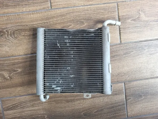 Enfriador adicional Jaguar F-Pace X761 image 2