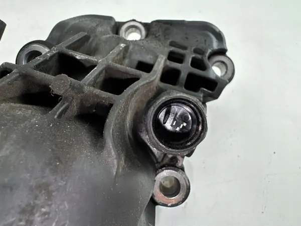 KIA Rio 2012 Oljefilterfäste image 4