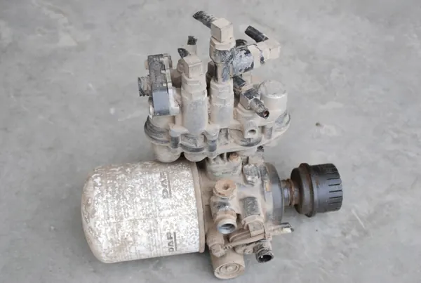 DAF OE Trocknerventil für XF 105 - Gebraucht image 2