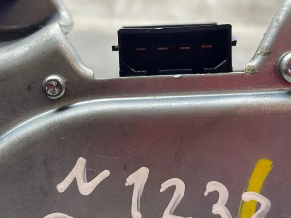 Achterruitenwissermotor OEM 1Z9955711A Skoda Octavia II image 4