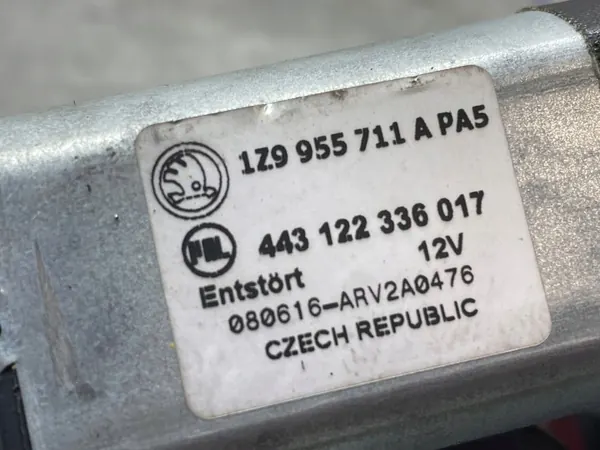 Achterruitenwissermotor OEM 1Z9955711A Skoda Octavia II image 6