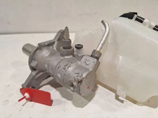 Pompe de réservoir de liquide de frein OEM 460912496R image 3
